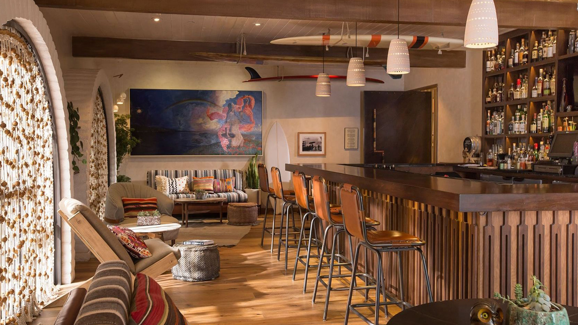 CAYA Restaurant Bar